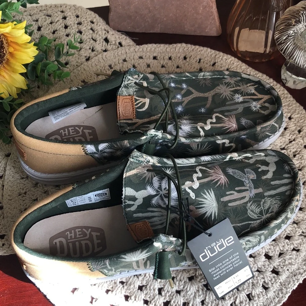 Men’s HEY Dude Wally Funk Oasis Slip Ons SIZE 12 - Picture 2 of 16